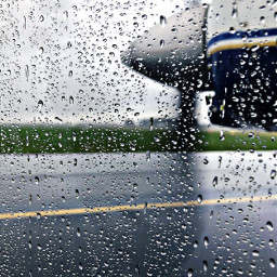 rain multi engine aircraft waterdrops