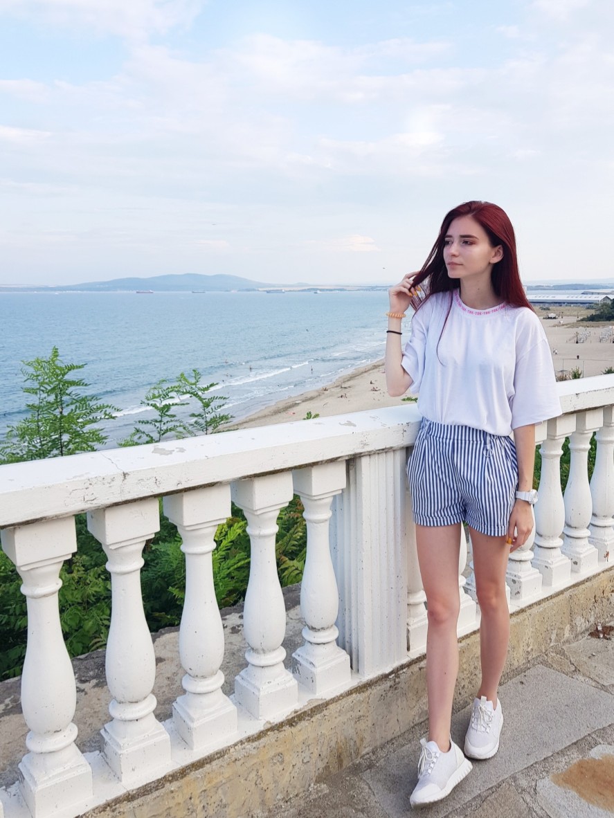 Девушки в феодосию