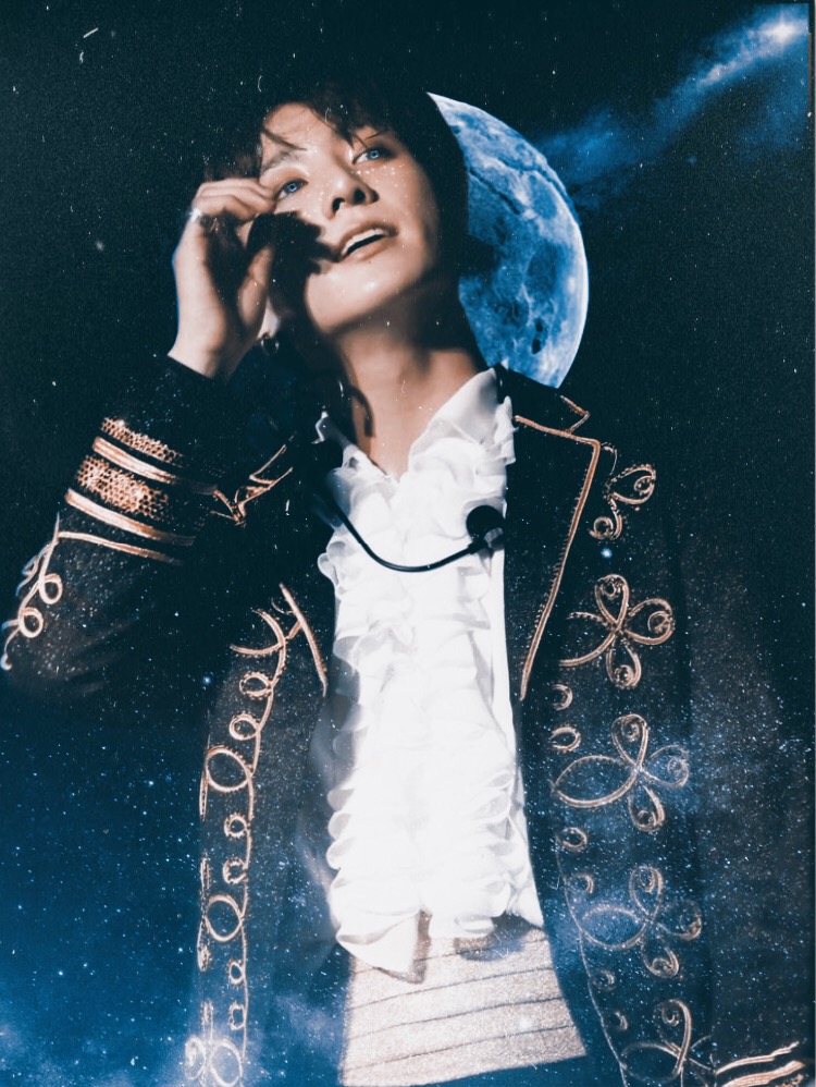 BTS Jeon Jungkook Prince Galaxy Edit 💙🖤 Like, Comme... - 750 x 998 jpeg 130kB